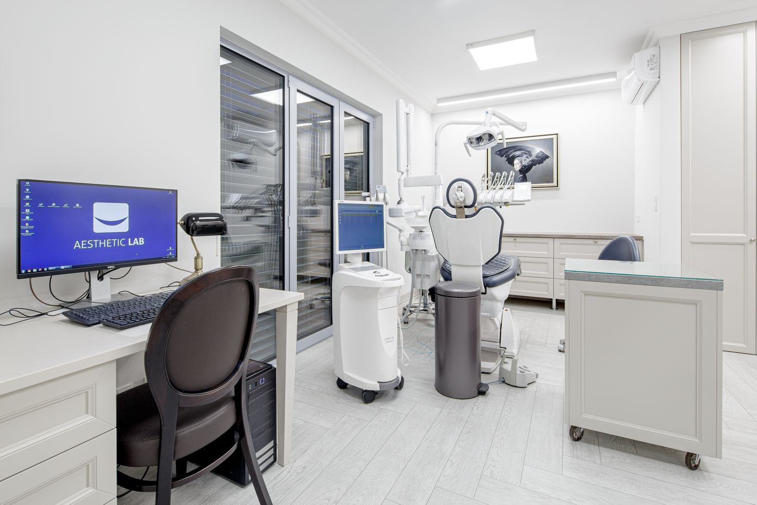 Gabinet protetyczny w klinice stomatologicznej Aesthetic Dent w Szczecinie.